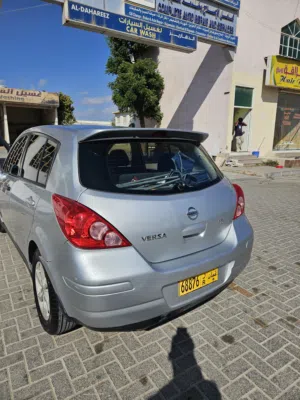 nissan versa