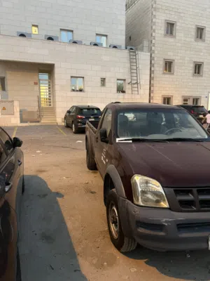 وانيت ايسوزو 2004