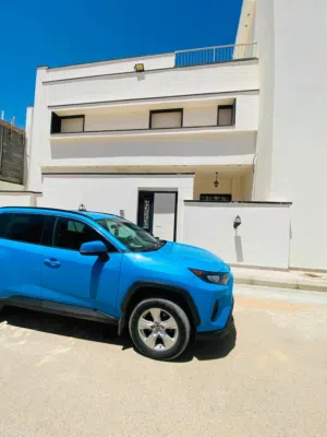 340 m2 More than 6 bedrooms Villa for Rent in Tripoli Al-Serraj