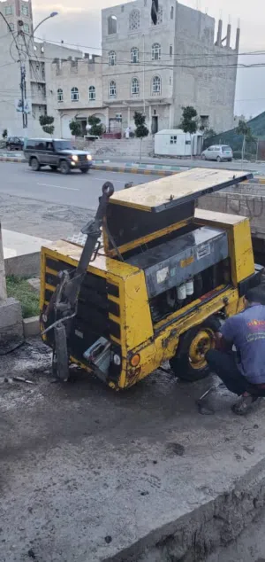 كمبريشن هواء اطلس كوبكو ما قد اشتغل الا 1600 ساعه عرطه وشغال قرعه