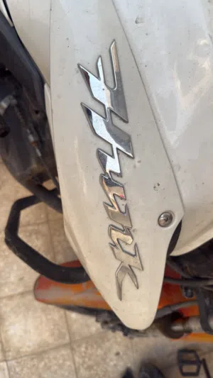 الصنع: هيرو HUNK :الصنف اللون: ابيض سنة الصنع: 2020 نوع دراجه نارية-