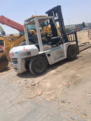رافعة شوكية للايجار forklift for rent