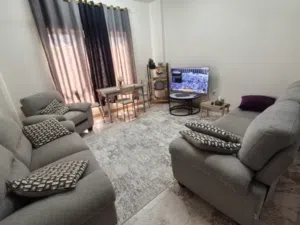 غرفة للعمانيات فقط