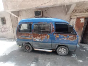باص دايو 2002للبيع بسعر 800الف ريال يمني.