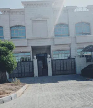 140 m2 4 Bedrooms Apartments for Rent in Abu Dhabi Airport Road
