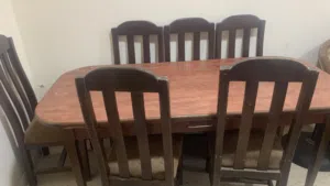 طاولة سفرة تفصيل خشب زان ملبسه فرميكه من فوق مكونة من ست كراسي مقاس 220سم للبيع بسعر مغري