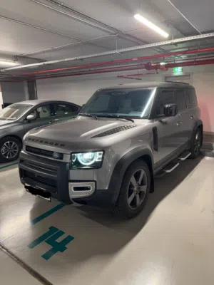 Used Land Rover Defender in Amman