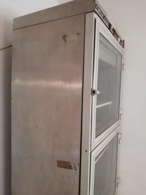 ثلاجه عرض محليه