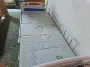 سرير طبي مستعمل