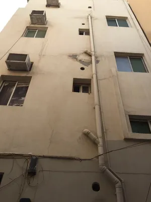 3 Floors . 250 m2 . Agent0