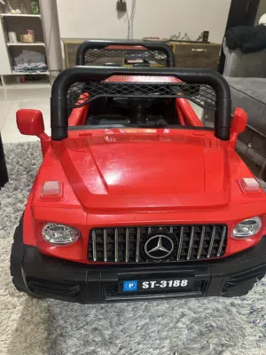 سيارة طفل لون احمر سوبر