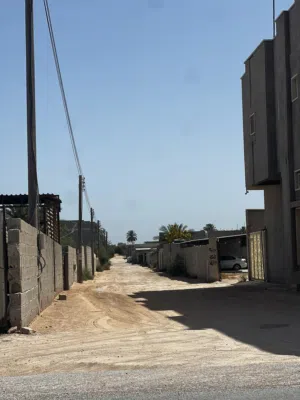 ارض للايجار  طريق نقل التقيل