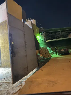1120 متر 11 يونيو بداية طريق الخدامات واجهتين ربي يبارك 40 في 28 متر على القطران واسع جنب معارض
