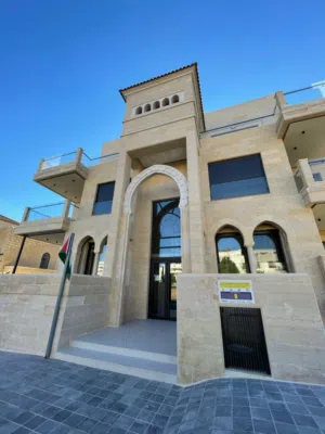 200 m2 3 Bedrooms Apartments for Rent in Amman Dabouq