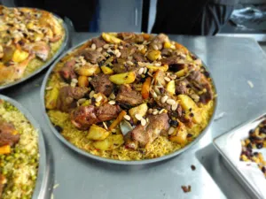 مطعم ومطبخ للتواصي مجهز احدث تجهيز