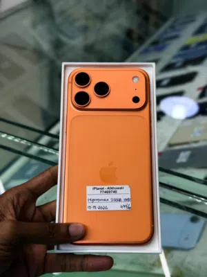 iPhone 17 Pro Max 256 GB Box Piece - with apple warranty - Fine condition device