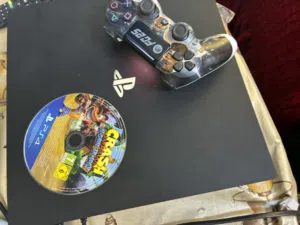 PS4 pro 1 terabyte plus gifts and controllers high quality