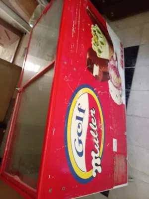 فريزر بطح بحالة ممتازة بحاجة إلى غاز فقط المتطور شغال