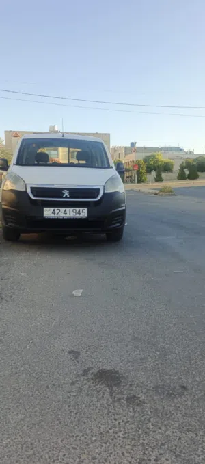 بيجو بارتنر موديل السياره 2016 شاصي طويل وليس قصير