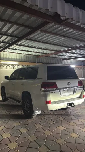 Used Toyota Land Cruiser in Al Ain