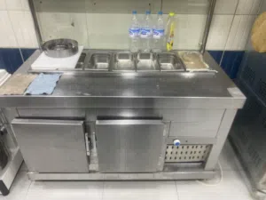 ثلاجة تجهيز للمعجنات و البيتزا