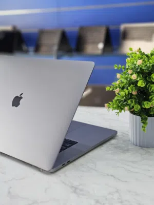 Macbook Pro A2141  Model 2019 Intel Core i7 Processor  16GB Ram 500GB SSD
