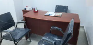 للبيع مكتب خشبى ايطالى كبير 160 سم متعدد الأغراض.