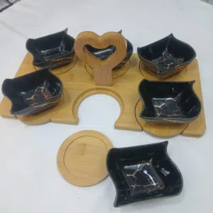 أواني منزلية خاصة بالمطبخ