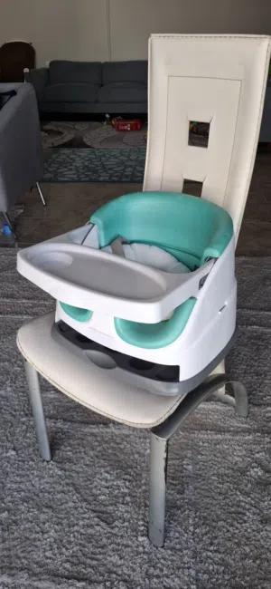 كرسي اكل للأطفال اصلي