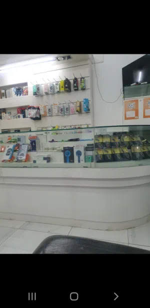 محل هواتف والكترونيات جاهز بسعر رخيص وموقع حيوي