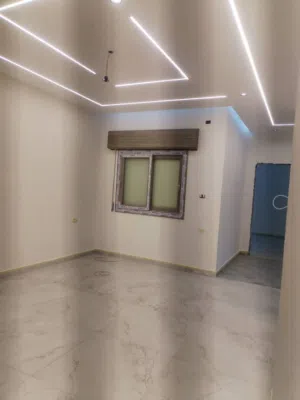 شقه تشطيب كامل  السراج شارع إبراهيم خليل  نطام 3 ادور  دور الثالث  مربوعه بلكونه  مطبخ مفصول مع مخزن