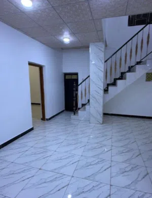 للايجار شقه حديثه في حي الرضى خلف كليه الكنوز