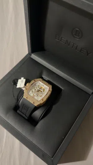 Bentleyساعة