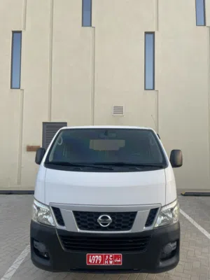 نيسان أورفان (Nissan NV350 Urvan)