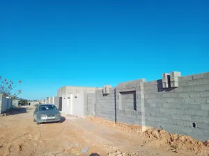 منزل واقف على التشطيب للبيع