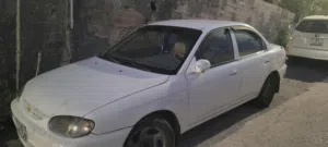 سيارة كيا سيفيا موديل 2001 بدون ترخيص الحالة جيدة مع تزويدها بمواصفات أمريكية