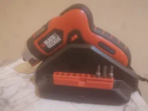 مفك براغي black& decker 3.6v
