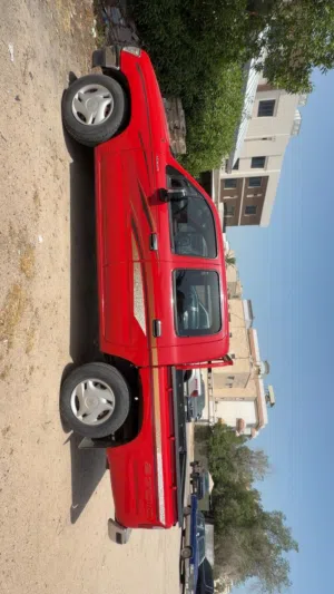 تويوتا هايلكس 2001 بحالة ممتازه