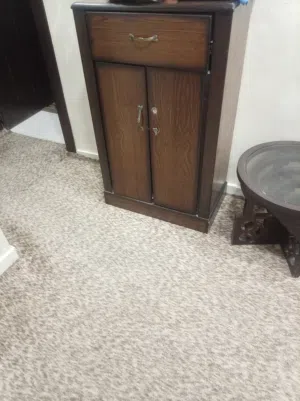 موكيت وطاولات