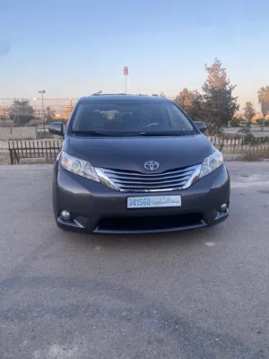 Used Toyota Sienna in Zawiya