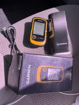 جهاز الملاحة بالـ GPS المحمول من نوع Garmin eTrex