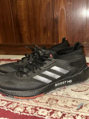 Sport Shoes . Adidas . 42 . Used2