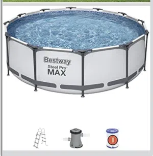 مسبح عميق ومعه فلتر