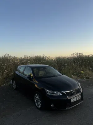 لكزس CT200h اعلى صنف فل الفل