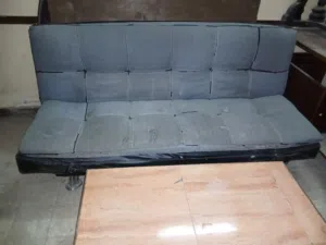 كنبه سرير تنجيد فايبر ف جلد للبيع