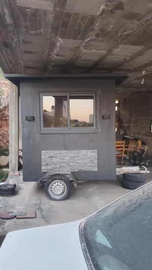 كشك مرتب وجاهز من جوا وبرا للبيع