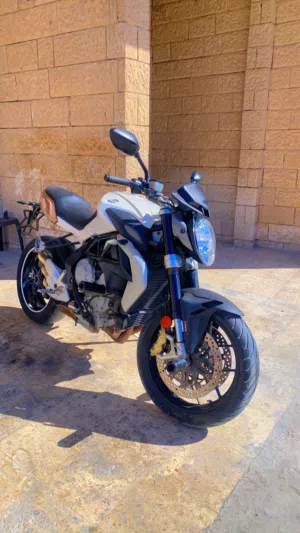 للبيع بسعر نار او البدل ع سيارة MV Agusta F3 675