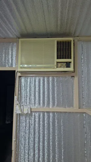 للبيع مكيفات شباك  مستعمله مع الكفاله