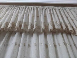 برادي للبيع وثرية غرفة جلوس بحالة ممتازة