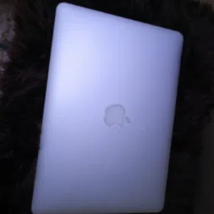لقطة النخبة وعشاق أبل  MacBook Air بحالة الوكالة (الشعار المضيء الأيقوني) + باكيج حماية فخم